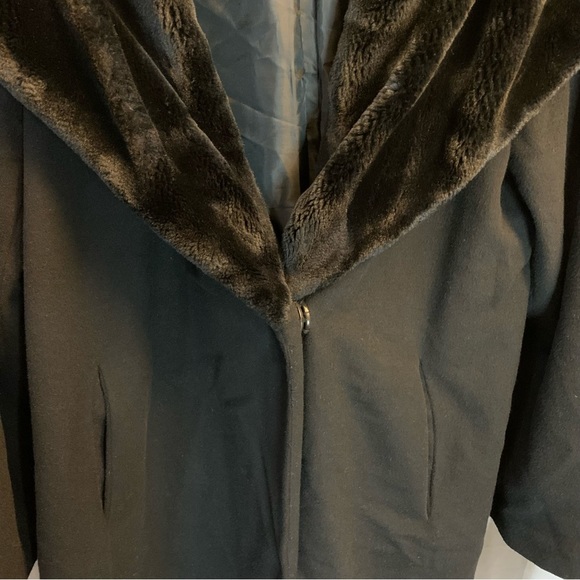 Liz Claiborne Black Faux Fur Collar Long Pea Coat. Size Large. - Picture 12 of 13